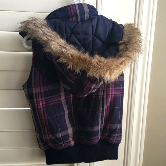 Majora Quilted Vest - Picture 4 of 4